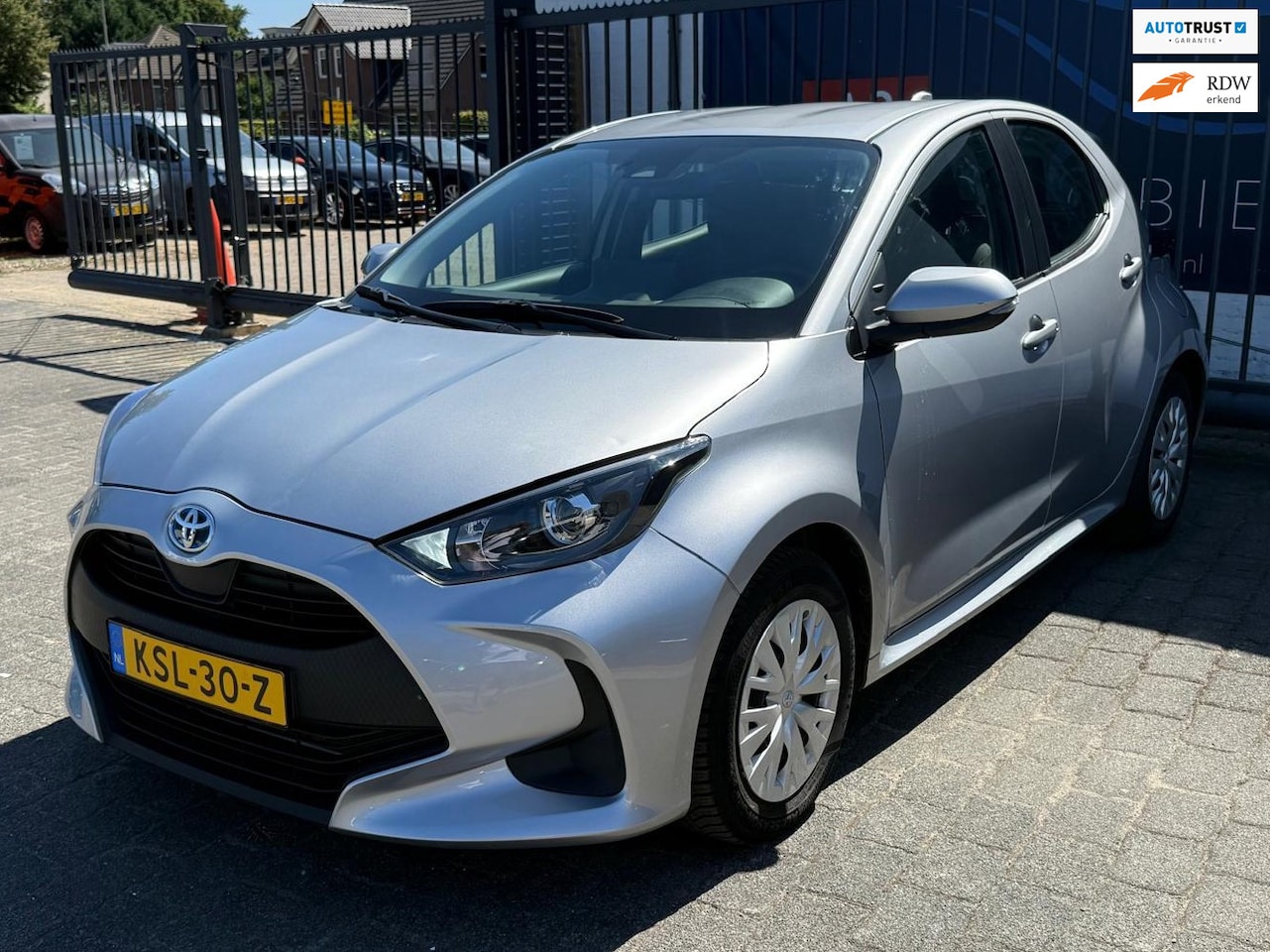 Toyota Yaris - 1.5 Hybrid 115 Business / AIRCO / APPLE CARPLAY / CAMERA / ADAPTIVE CRUISE CONTROL - AutoWereld.nl