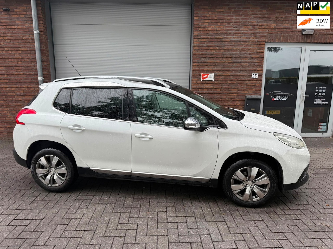 Peugeot 2008 - 1.2 VTi Allure Pack Premium Plus|AIRCO|PANO - AutoWereld.nl