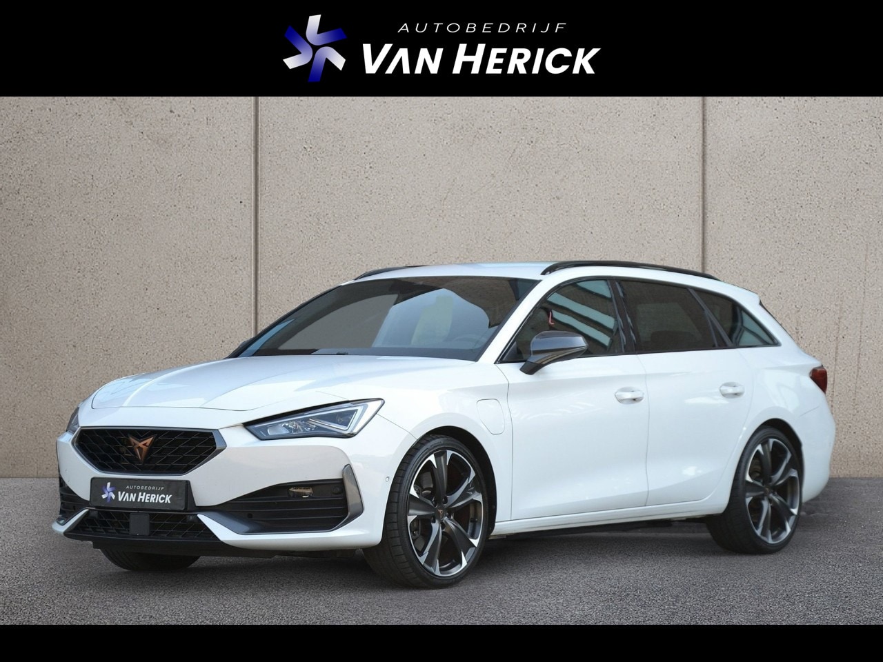 CUPRA Leon Sportstourer - 1.4 e-Hybrid VZ 245PK Business | Keyless | LED Matrix | Navigatie - AutoWereld.nl