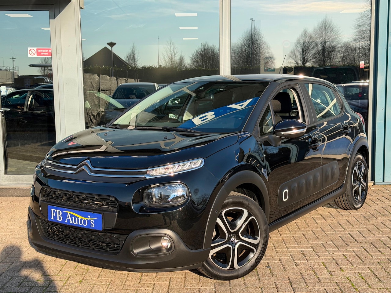 Citroën C3 - 1.2 PureTech Shine Airco Navi Cruise Camera Automaat - AutoWereld.nl