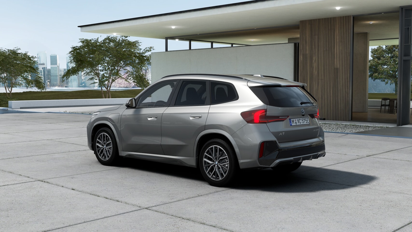 BMW X1 - xDrive25e M Sport Automaat / Sportstoelen / Achteruitrijcamera / M Adaptief onderstel / St - AutoWereld.nl
