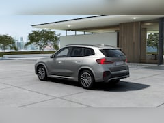 BMW X1 - xDrive25e M Sport Automaat / Sportstoelen / Achteruitrijcamera / M Adaptief onderstel / St
