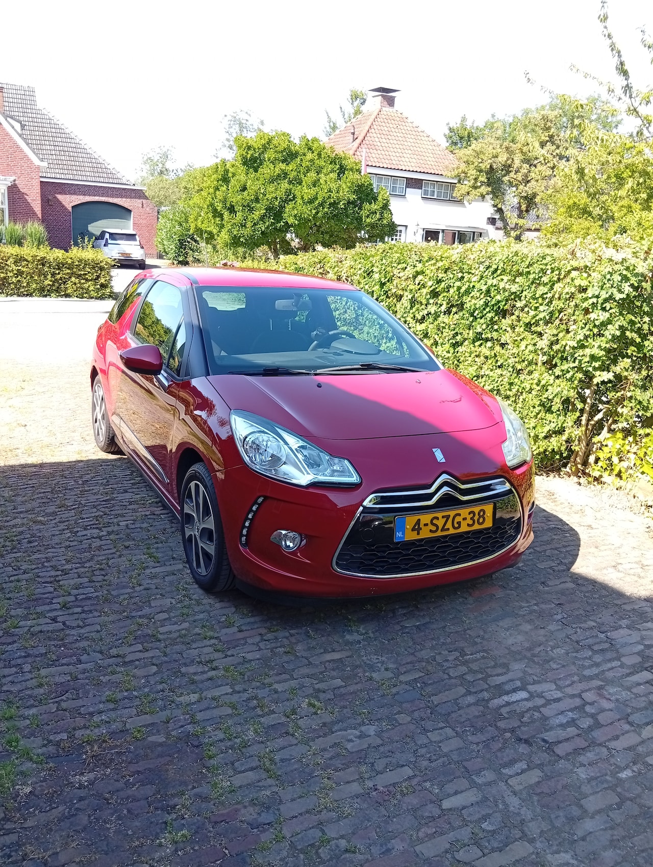 Citroën DS3 - 1.2 VTi So Chic Lage km - AutoWereld.nl