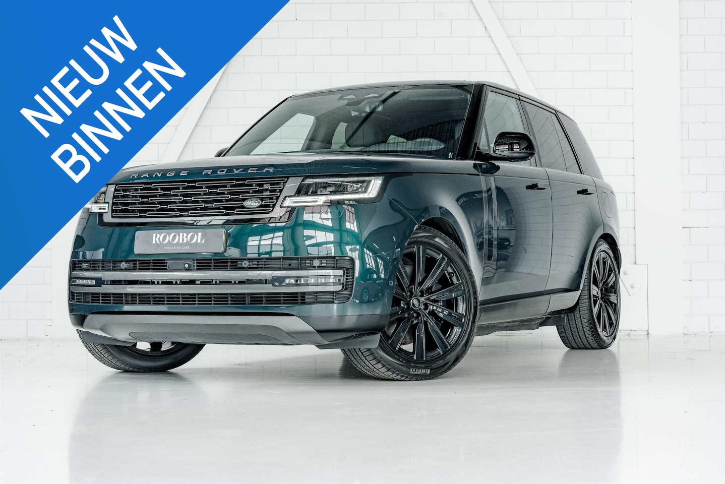 Land Rover Range Rover - P510e HSE *SVO British Racing Green* - AutoWereld.nl