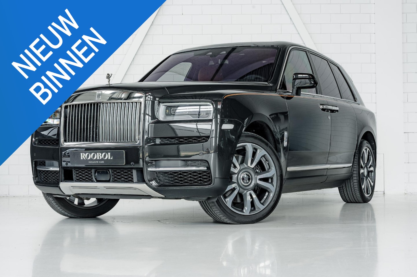 Rolls-Royce Cullinan - | Bespoke | 4 Seats | Glass Partition | Theatre | - AutoWereld.nl