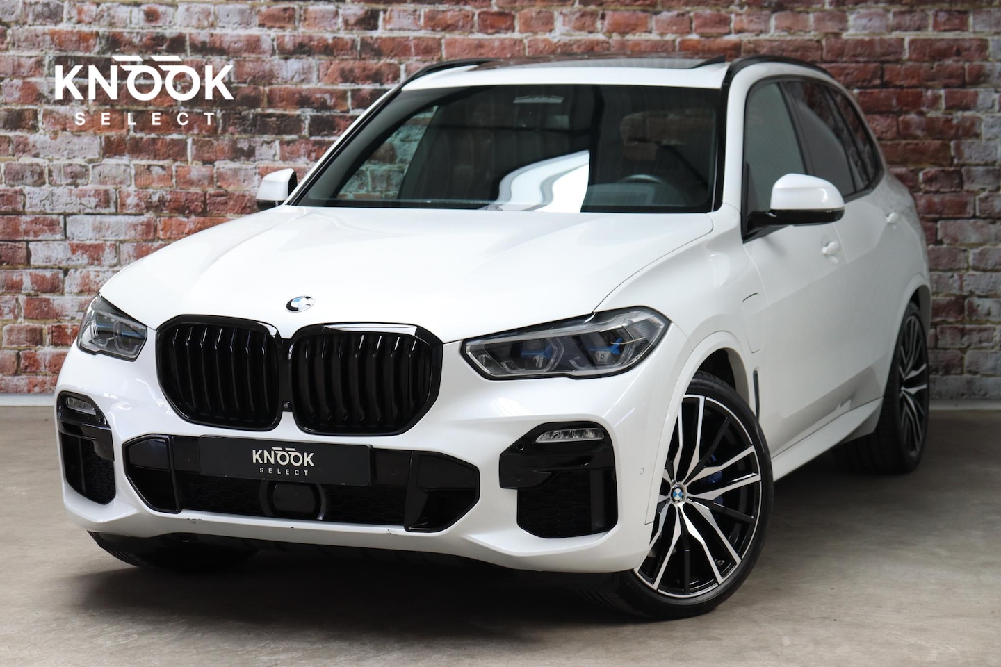 BMW X5 - xDrive45e High Executive M Sport Pakket Automaat / Live Cockpit Professional / Laserlicht - AutoWereld.nl