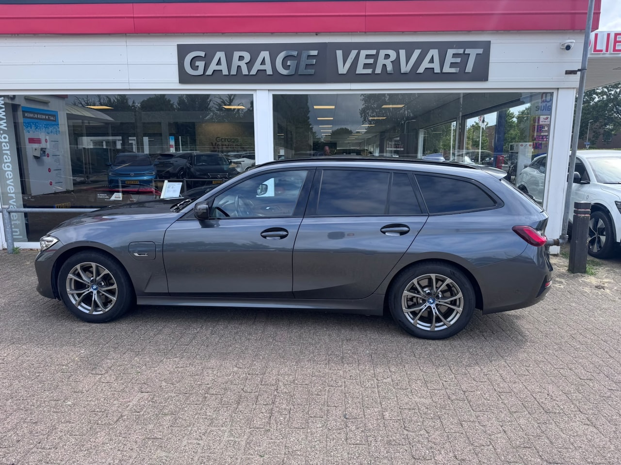 BMW 3-serie Touring - 320e Business Edition Plus 320e Business Edition Plus - AutoWereld.nl