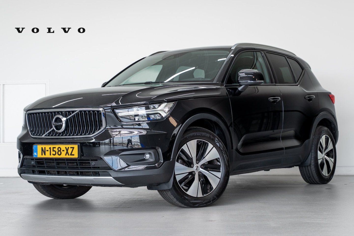 Volvo XC40 - B4 197PK Momentum Pro | Trekhaak | Elec Stoelen | Getint Glas | Camera | Adap Cruise - AutoWereld.nl