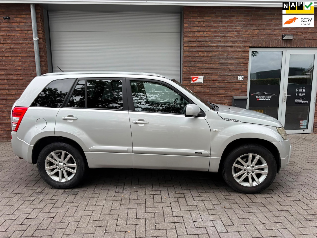 Suzuki Grand Vitara - 2.0-16V Limited|NIEUWE APK|AUTOMAAT|PANO - AutoWereld.nl