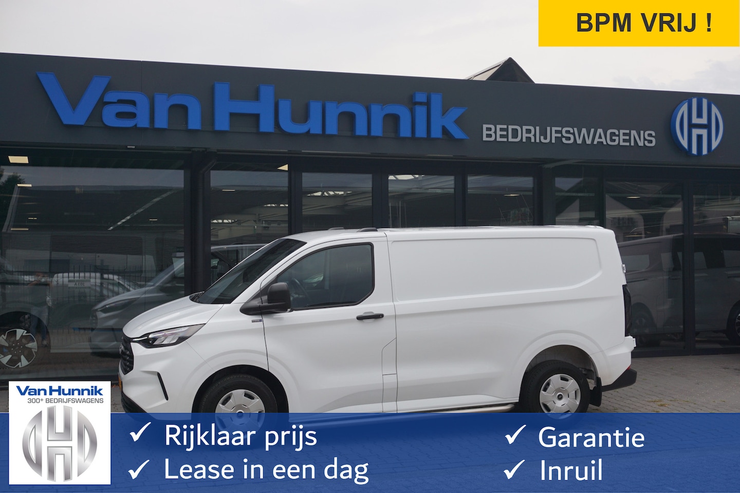 Ford Transit Custom - 300S 130PK Trend Automaat BPM VRIJ Navi, Adap, Cruise, Trekhaak, 2740KG Trekgewicht!! NR. - AutoWereld.nl