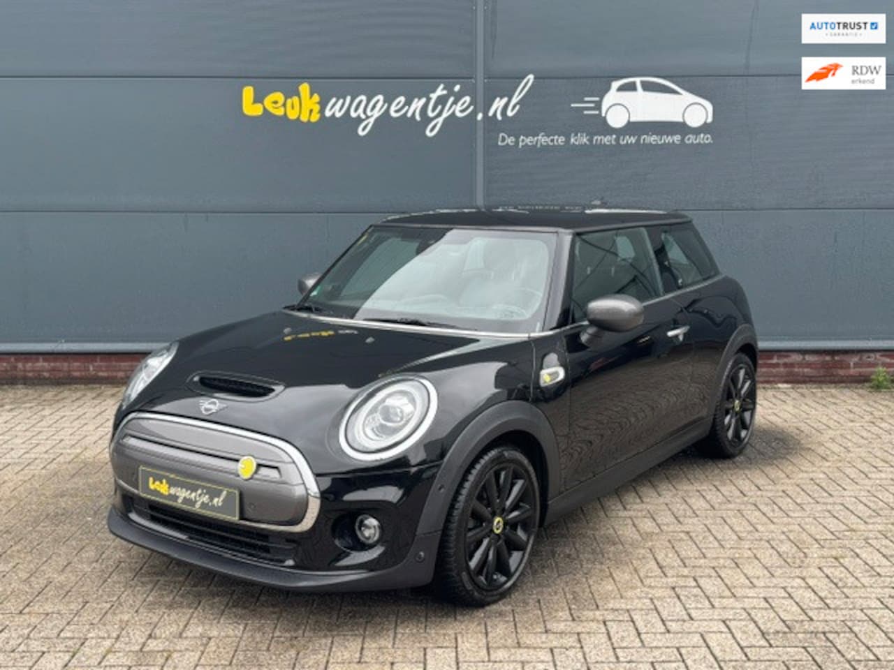 MINI Electric - 33 kWh *leder *carplay *stoelv. *headup *ecc - AutoWereld.nl