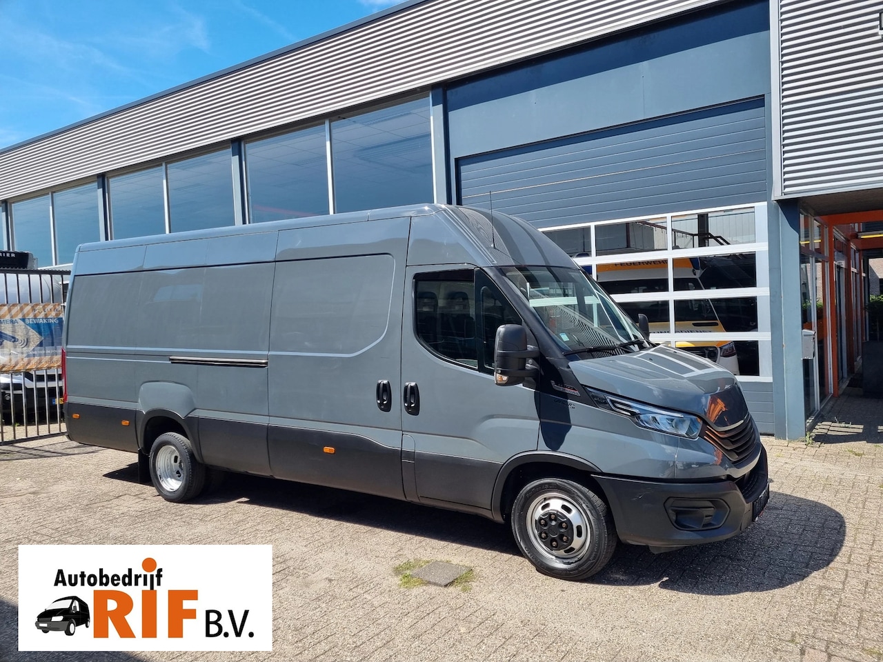 Iveco Daily - 35C18 3.0D 180PK L4H2 N1 Hi-Matic Euro 6 GVW3500KG - AutoWereld.nl