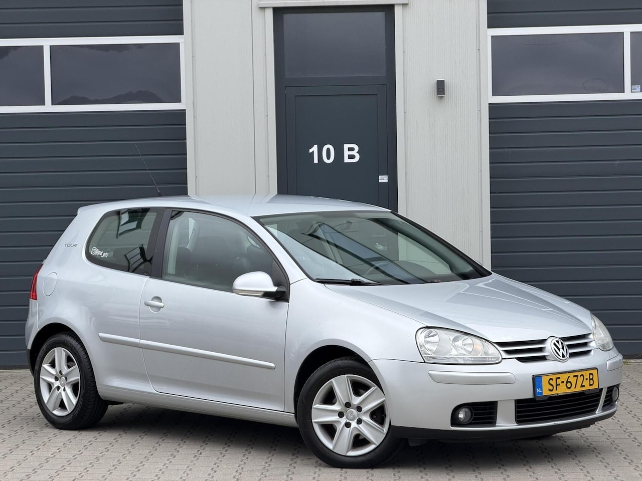 Volkswagen Golf - 1.4 Tour 2007 / Airco / Luxe / Nieuwe Apk - AutoWereld.nl