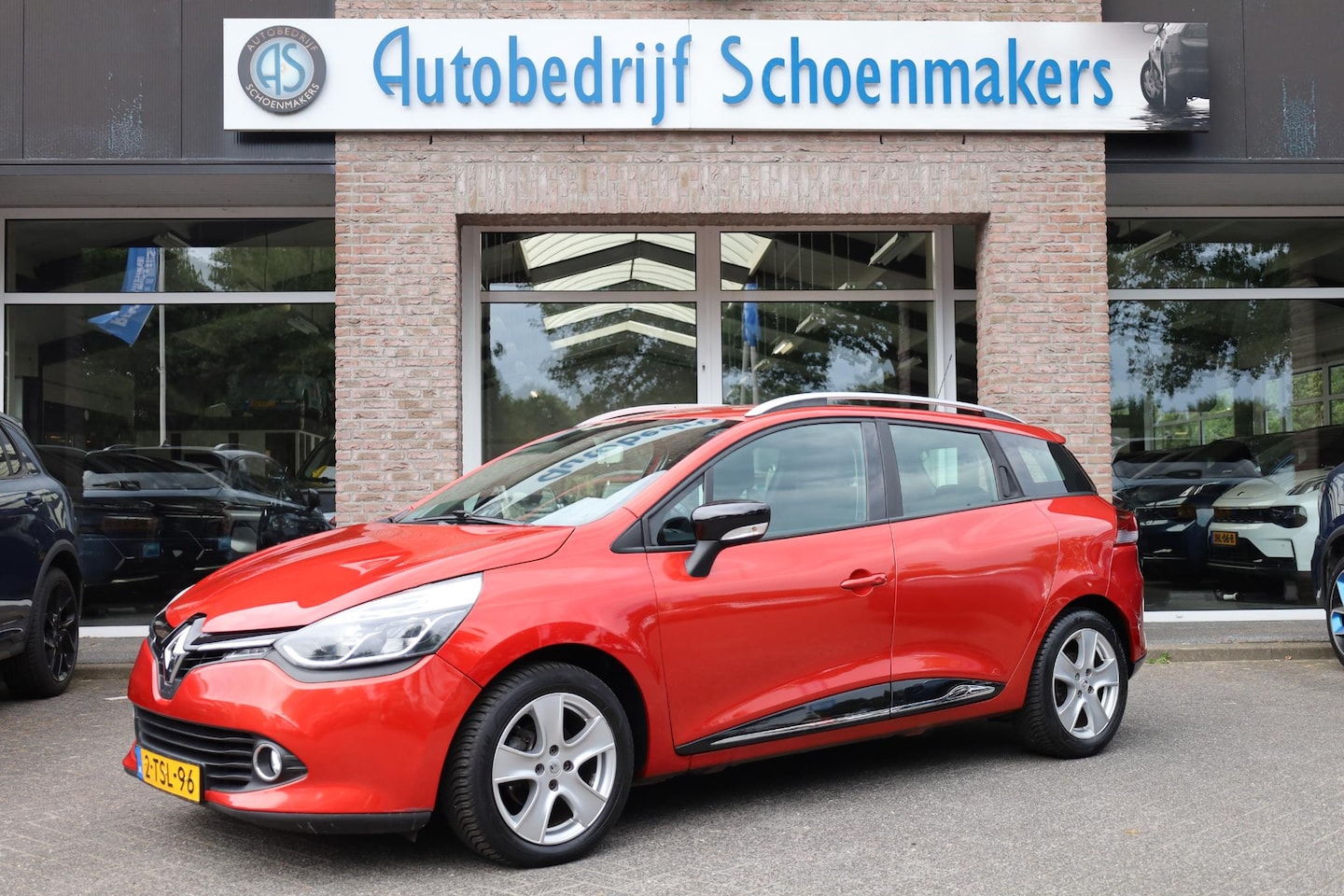 Renault Clio Estate - 0.9 TCe Expression NAVI 1e-EIGENAAR DEALER-ONDERHOUDEN NAP CRUISE AIRCO ENZ! - AutoWereld.nl