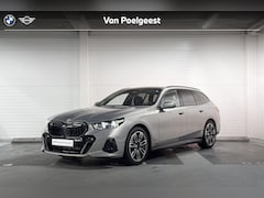 BMW 5-serie Touring - 520i | Panoramadak | Comfort access | Trekhaak | Comfortpack | M-sport | Harman Kardon |