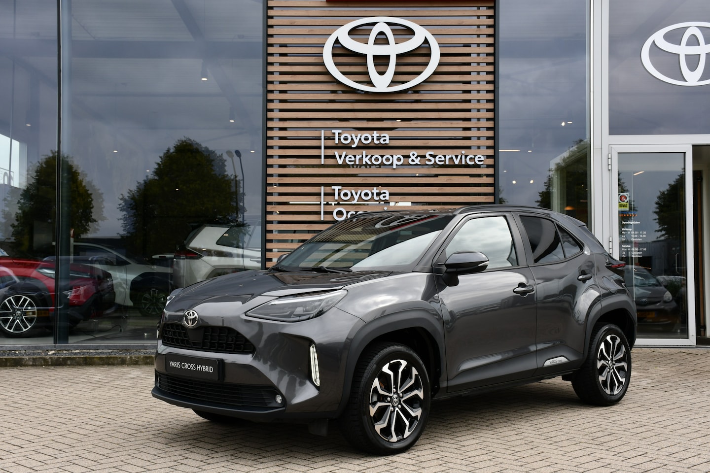 Toyota Yaris Cross - 1.5 Hybrid 115 Dynamic Limited Automaat 116pk | Stuur verwarmd | Keyless entry | Verwarmba - AutoWereld.nl