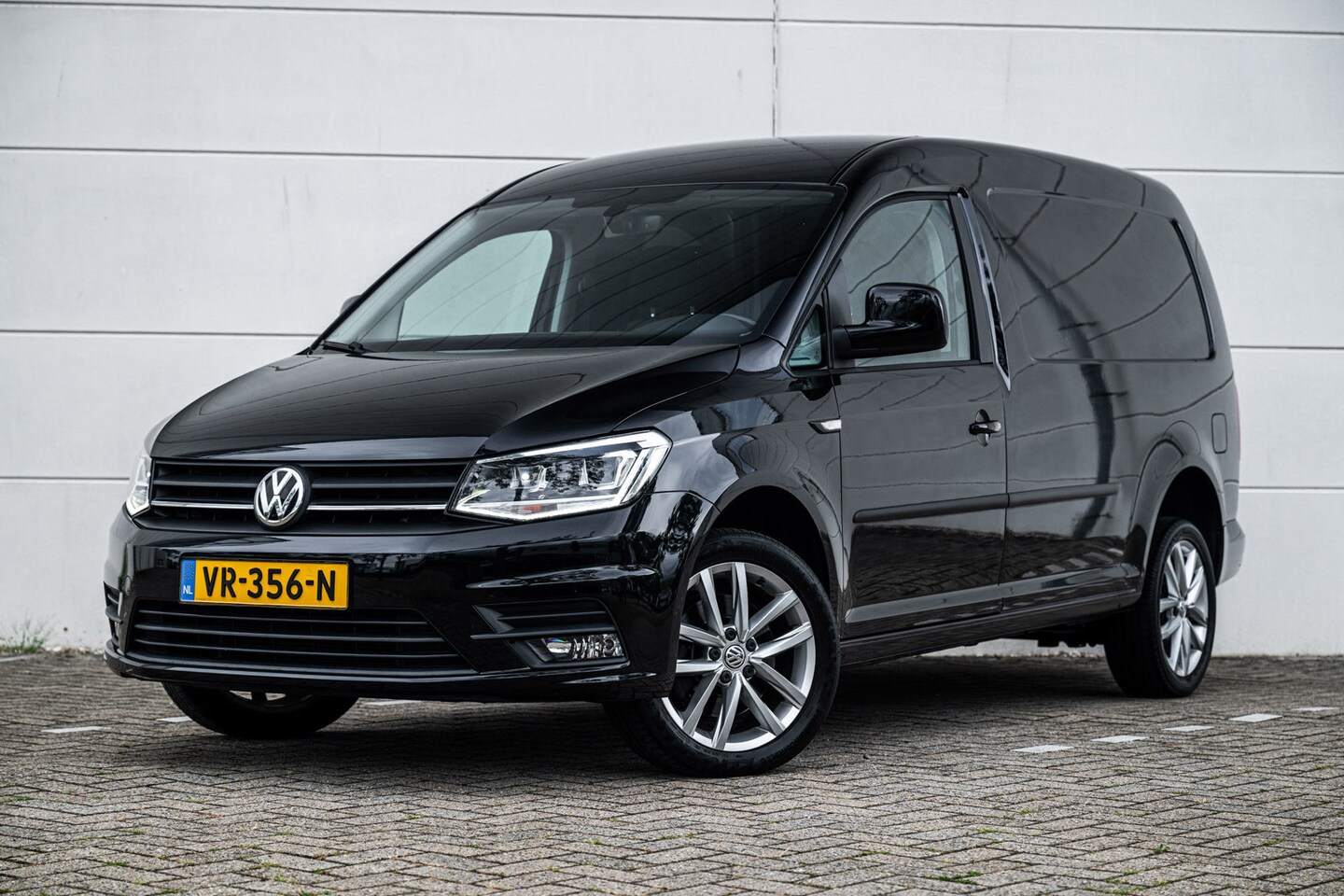 Volkswagen Caddy Maxi - 2.0 TDI 150pk DSG L2 Maxi Highline |Xenon|Navi|Cruise|LMV| - AutoWereld.nl