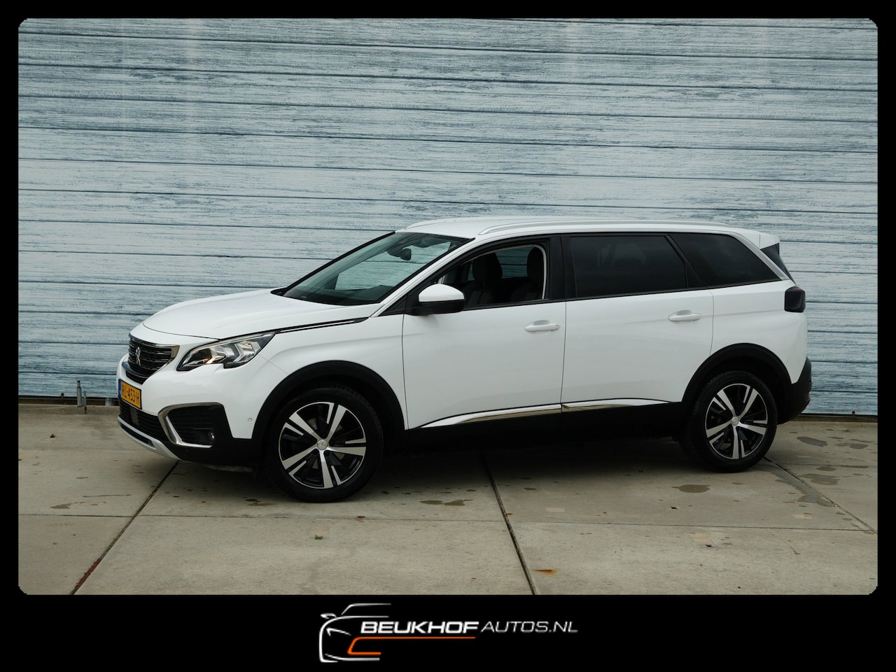 Peugeot 5008 - 1.2 Allure 7 Persoons Leer Nav Carplay Btw Auto - AutoWereld.nl