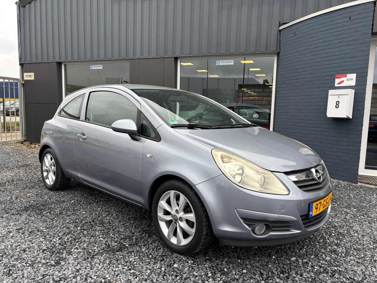 Opel Corsa - 1.4-16V Enjoy | APK 09-2027 - AutoWereld.nl
