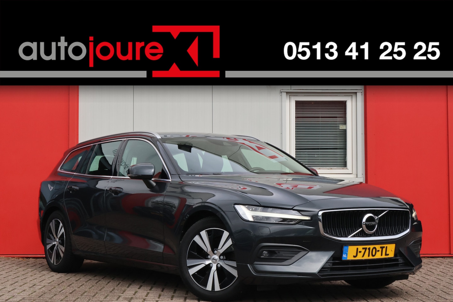 Volvo V60 - 2.0 D3 Momentum | ACC | Trekhaak | Camera | - AutoWereld.nl