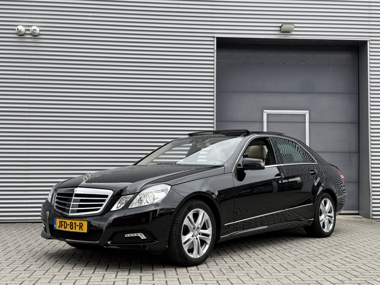 Mercedes-Benz E-klasse - 350 CGI Avantgarde 4-Matic I Aut. I ACC I Leder I Pano.dak I 54000 km - AutoWereld.nl