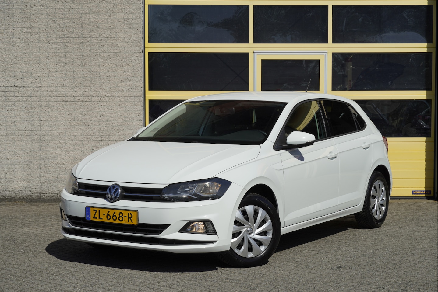 Volkswagen Polo - 1.0 TSI 5drs Comfortline Business BJ2019 Led | App-Connect | Navi | Airco | Cruise control - AutoWereld.nl