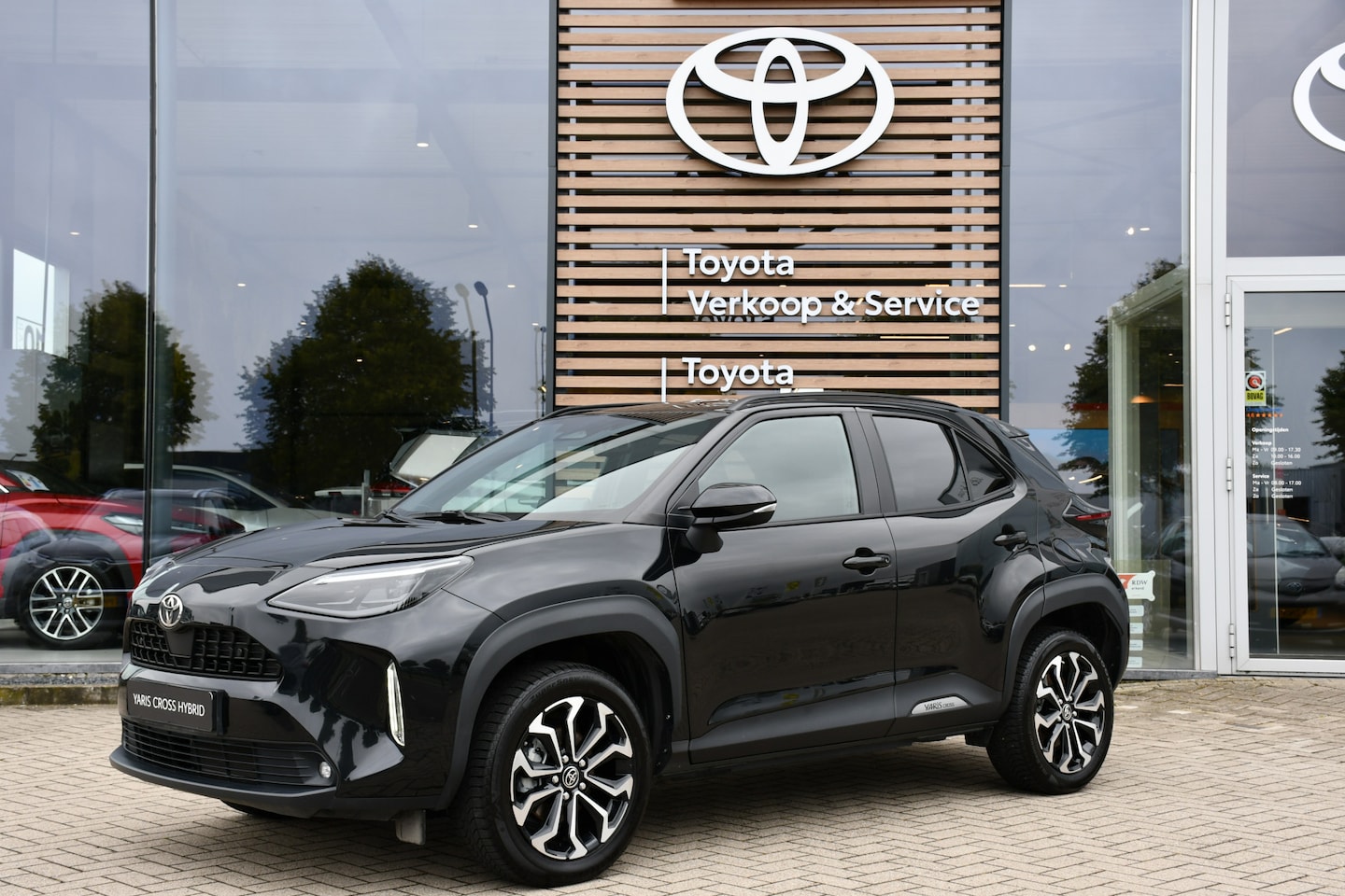 Toyota Yaris Cross - 1.5 Hybrid 115 Dynamic Limited Automaat 116pk | Stuur verwarmd | Keyless entry | Verwarmba - AutoWereld.nl