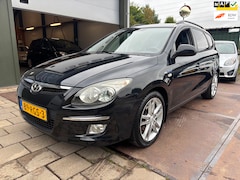 Hyundai i30 CW - 1.6i Blue Dynamic Leder Airco Cruise