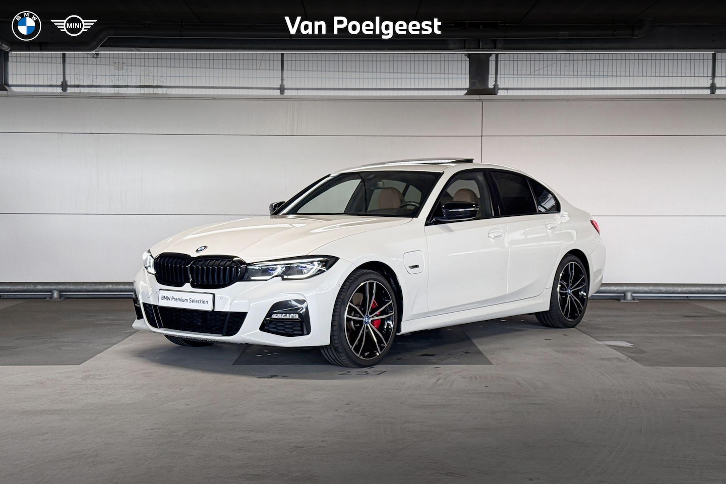 BMW 3-serie - Sedan 330e xDrive High Executive - AutoWereld.nl