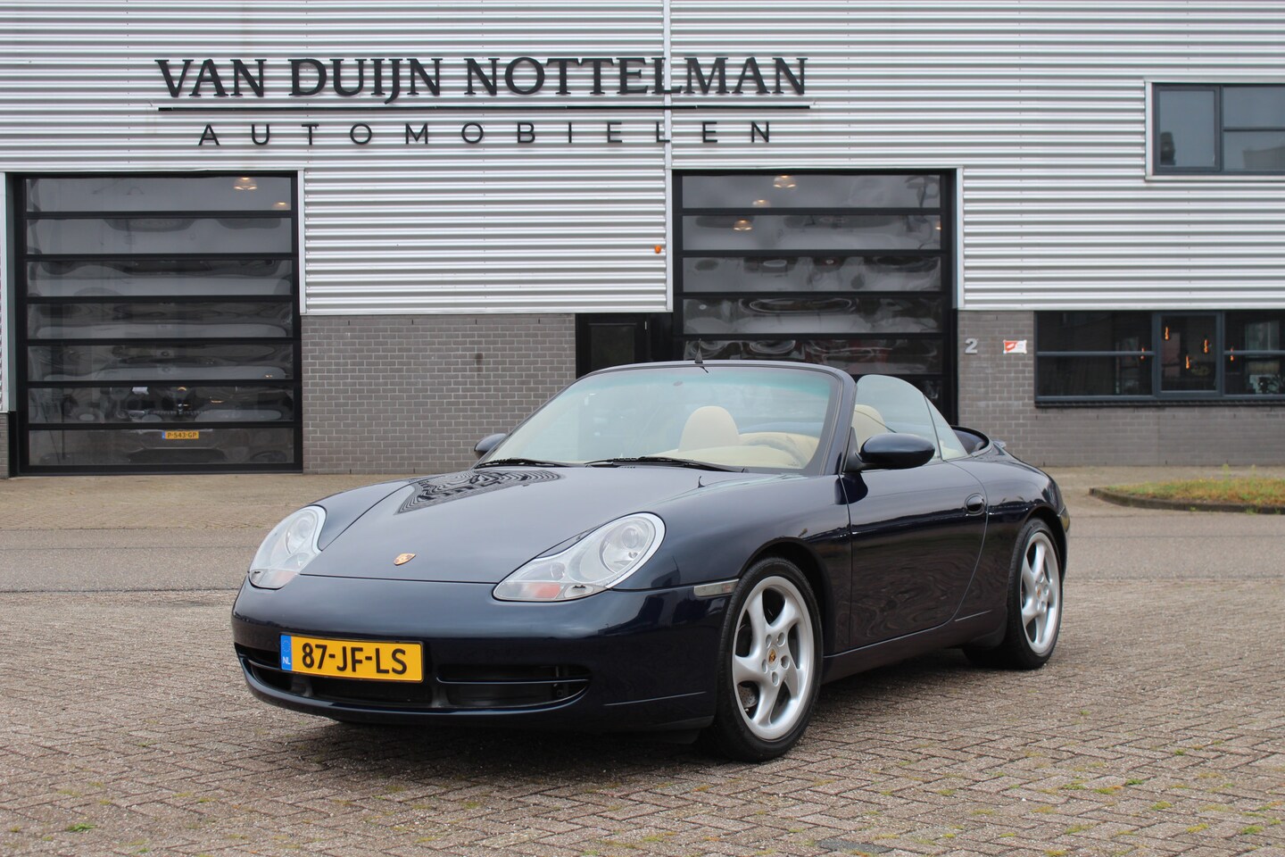 Porsche 911 Cabrio - 3.4 Carrera / Automaat / Xenon / Hardtop - AutoWereld.nl