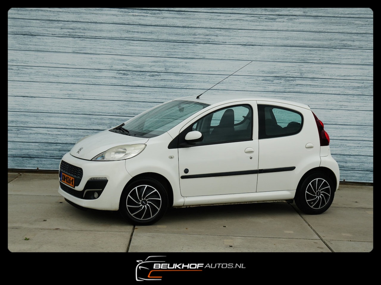 Peugeot 107 - 1.0 Envy Sport 5Dr Uitvoering Bluetooth Airco - AutoWereld.nl
