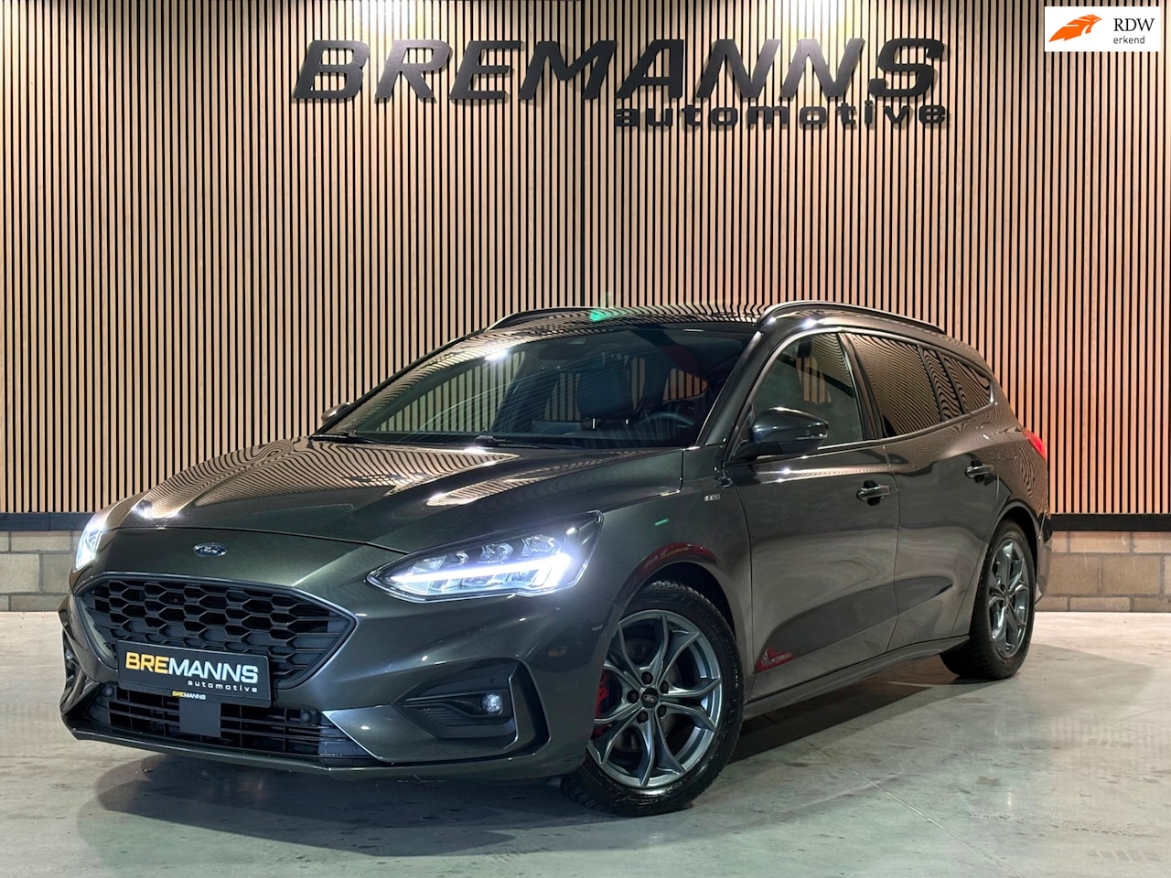 Ford Focus Wagon - 1.5 EcoBoost ST Line Business / Automaat / - AutoWereld.nl