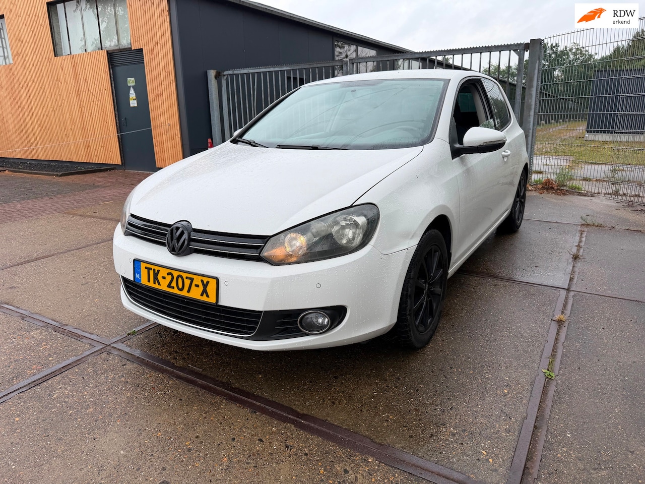 Volkswagen Golf - 1.6 Comfortline Let op Lees Text A.u.b. motor loopt onregelmatig - AutoWereld.nl
