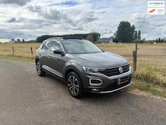 Volkswagen T-Roc - 1.5 TSI iQ.Drive/DSG/Pano/Acc/Virt.dash