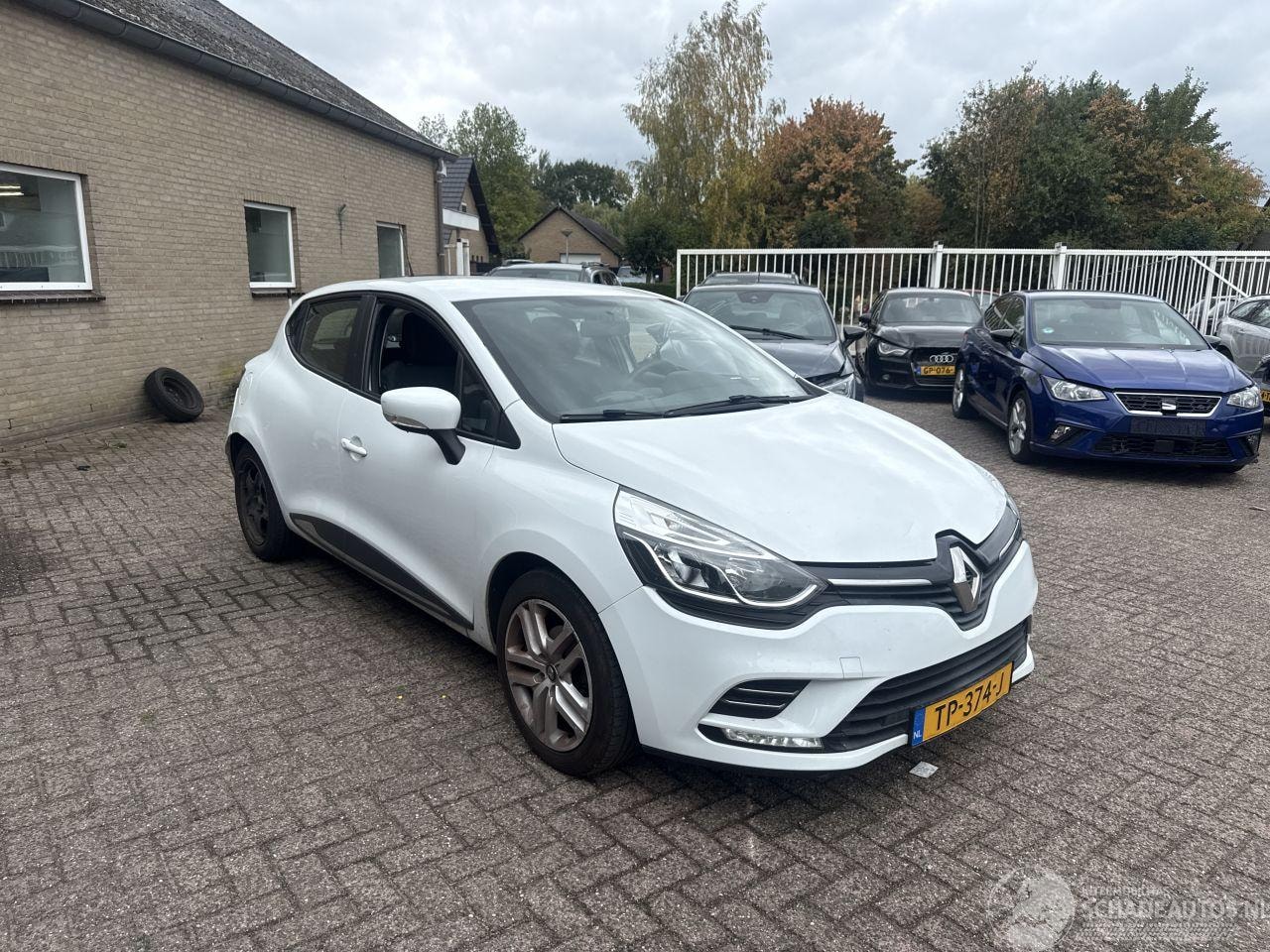Renault Clio - 0.9 TCe Zen REST BPM €400,-!!! - AutoWereld.nl