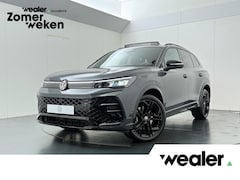 Volkswagen Tiguan - 1.5 eHybrid R-Line Edition | 204 PK | SoH 100% | Trekhaak wegklapbaar | Adaptive Cruise Co