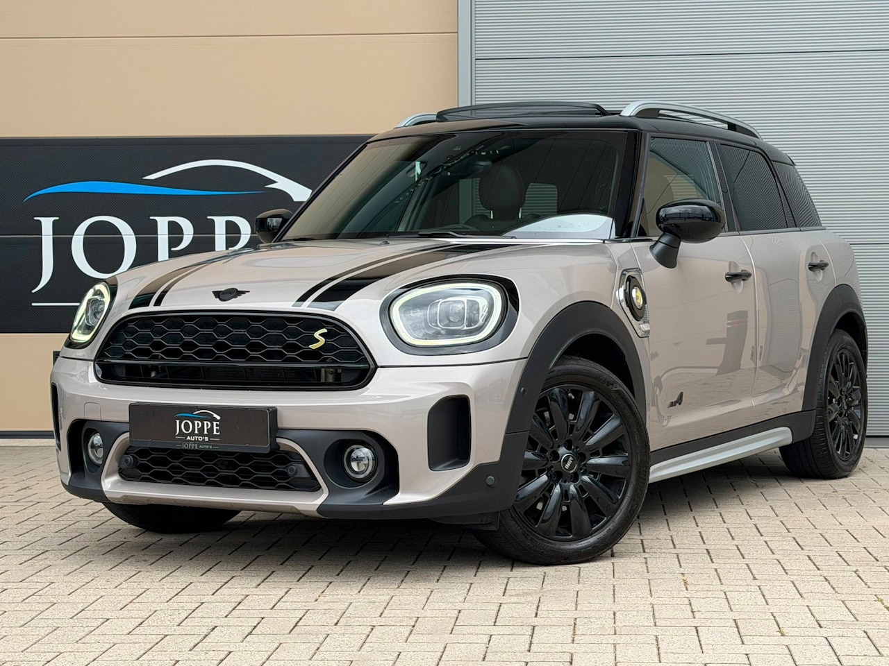 MINI Countryman - 1.5 Cooper S E ALL4 Pano|Black Pack|Leder|ACC|Camera - AutoWereld.nl