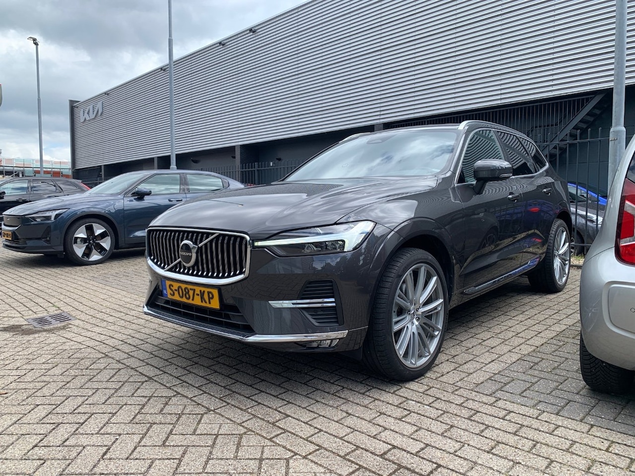 Volvo XC60 - B4 197PK Ultimate Bright | Trekhaak | HK Audio | Memory | Panoramadak - AutoWereld.nl