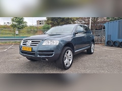 Volkswagen Touareg - 4.2 V8 automaat met mooie kleurstelling
