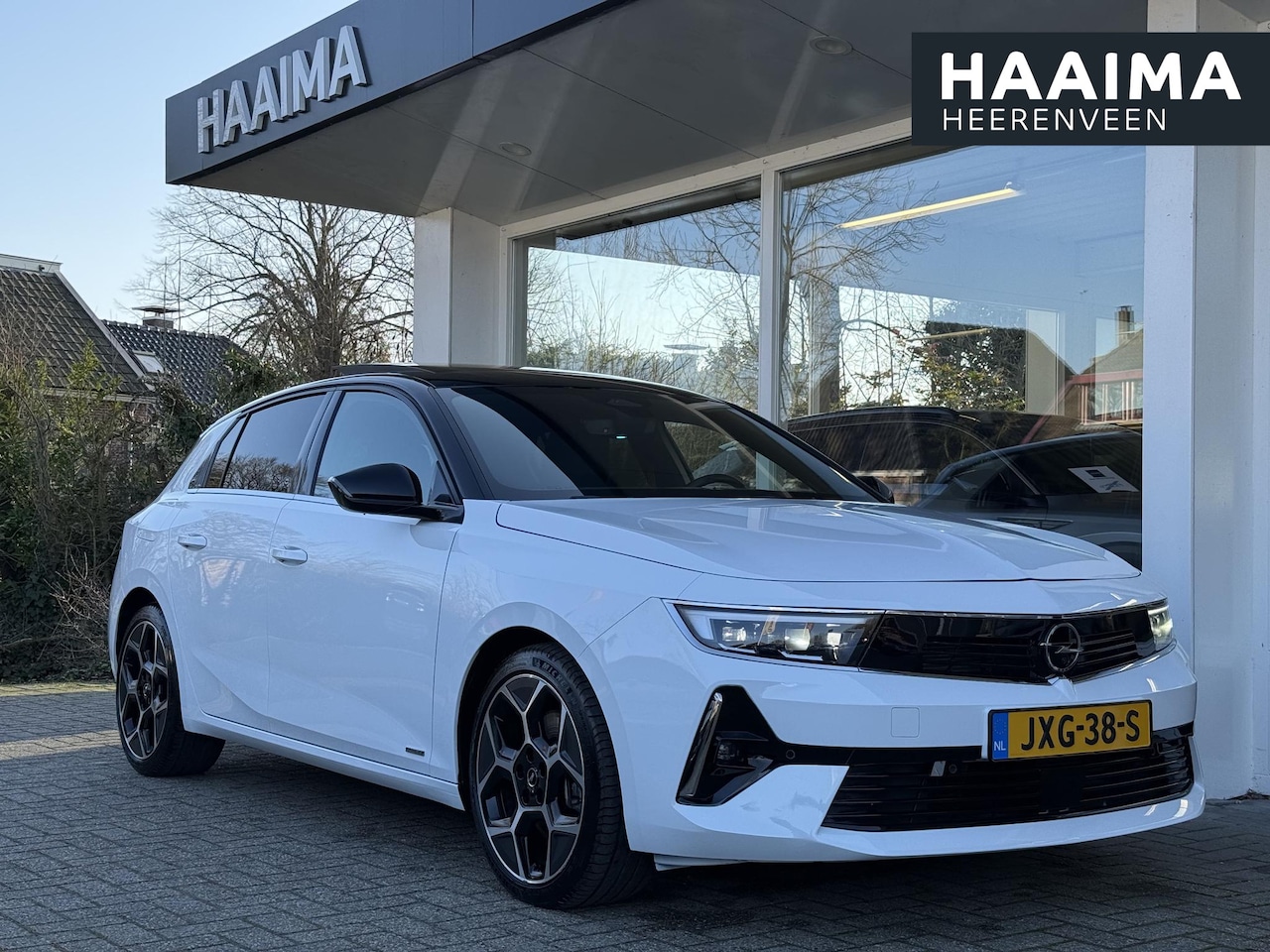 Opel Astra - 1.6 Turbo Plug In Hybrid Ultimate | AGR-Stoelen | Panorama Dak | Stoel & Stuur Verwarming - AutoWereld.nl