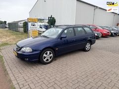 Toyota Avensis Wagon - 1.8-16V Linea Luna