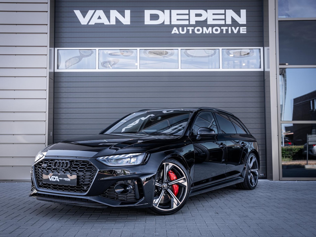 Audi A4 Avant - 2.9 TFSI RS 4 quattro competition plus - Dynamic + l Ceramic l RDC l Pano l HUD - AutoWereld.nl