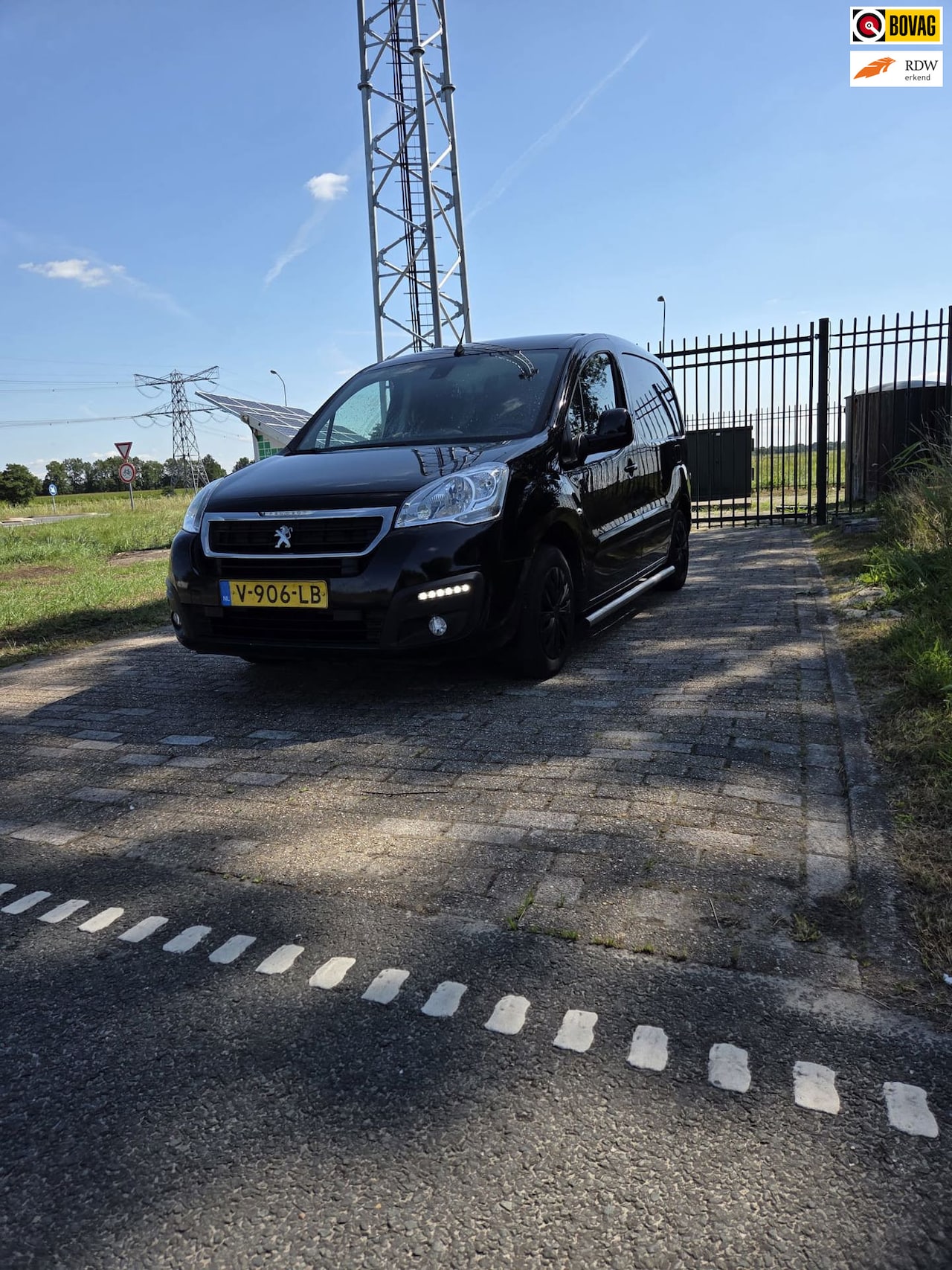 Peugeot Partner - 120 1.6 BlueHDi 75 L1 Premium Pack 120 1.6 BlueHDi 75 L1 Premium Pack - AutoWereld.nl