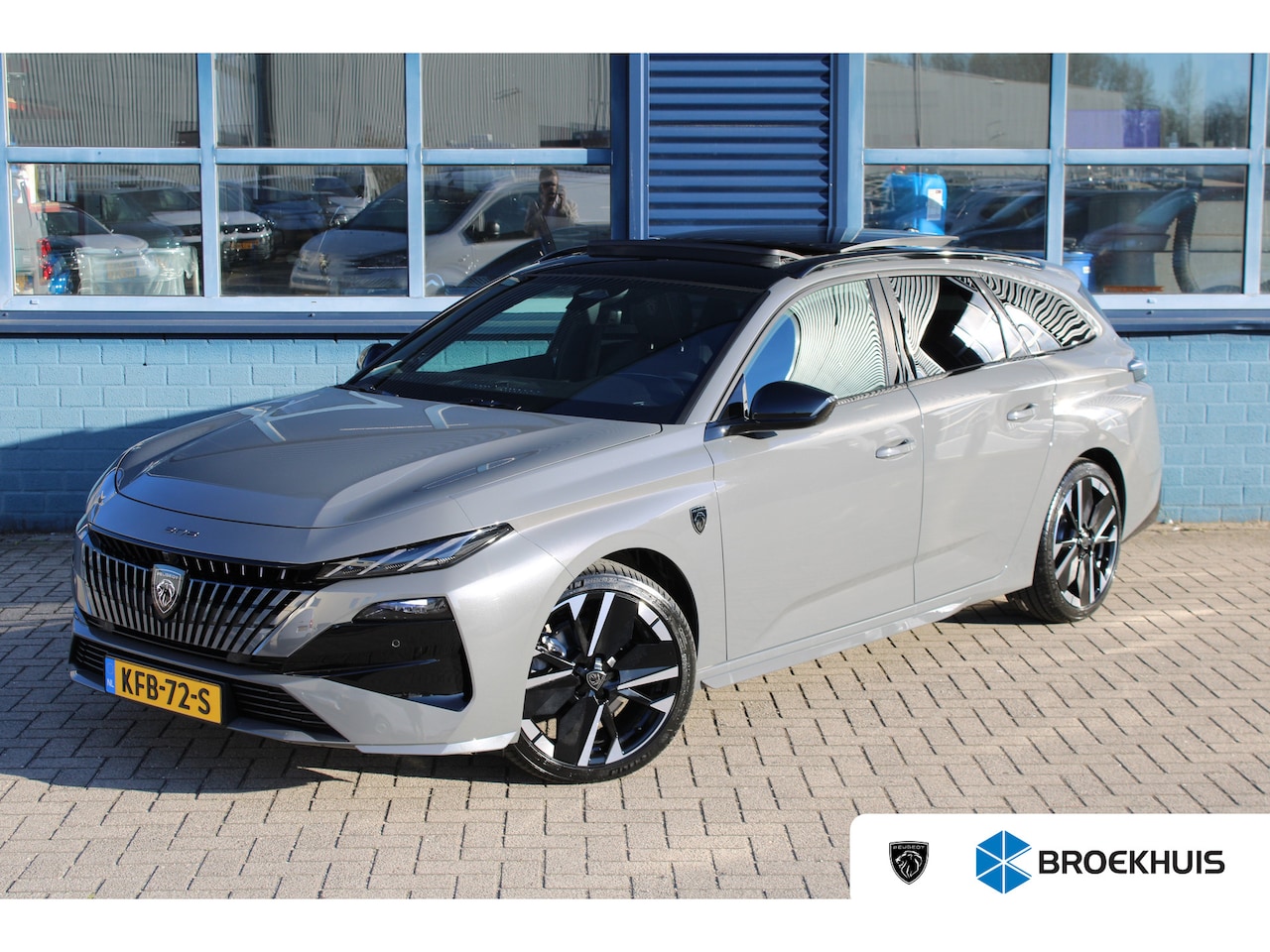 Peugeot 308 SW - GT 1.2 Hybrid 145 Schuif/Kantel-dak | Focal Hi-Fi Systeem | Drive Assist Pack - AutoWereld.nl