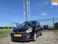 Renault Clio - 1.6-16V Privilège
