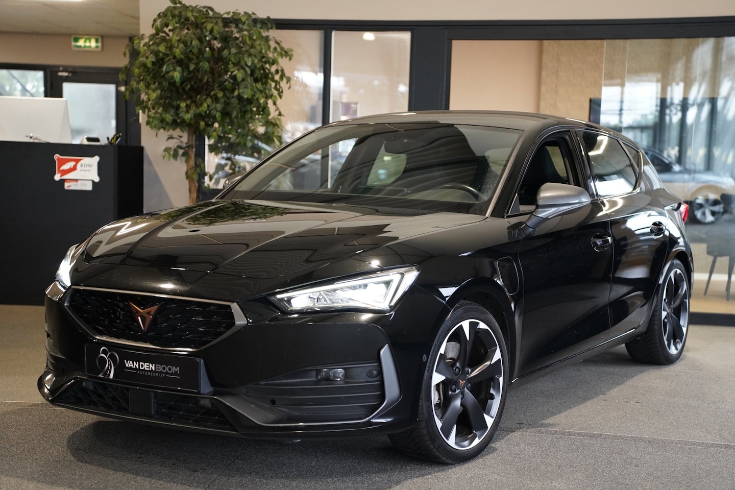 CUPRA Leon - 1.4 e-Hybrid 204PK DSG Plug-in Hybride Led Cam Navi ACC Virtual - AutoWereld.nl
