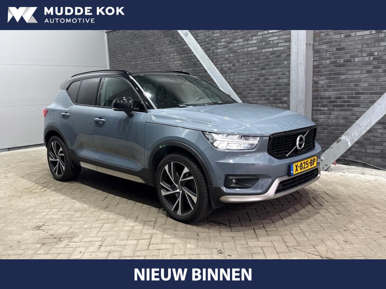 Volvo XC40 - 1.5 T5 Twin Engine R-Design | Panoramadak | Trekhaak | Camera | 20 Inch | Stoelverwarming - AutoWereld.nl