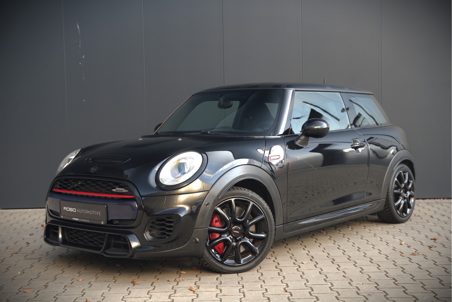 MINI John Cooper Works - Mini 2.0 | JCW Pro Uitlaat | Stoelverwarming | Cruise Control | Navigatie | Parkeersensore - AutoWereld.nl