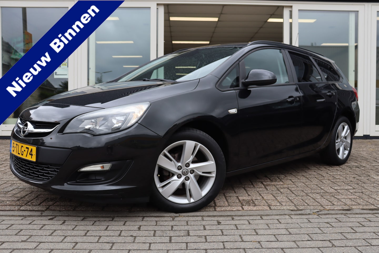 Opel Astra Sports Tourer - 1.4 Turbo Berlin 1.4 Turbo Berlin, Airco, Cruise, Trekhaak, Prijs Is Rijklaar Inclusief 6 Maanden Garantie - AutoWereld.nl
