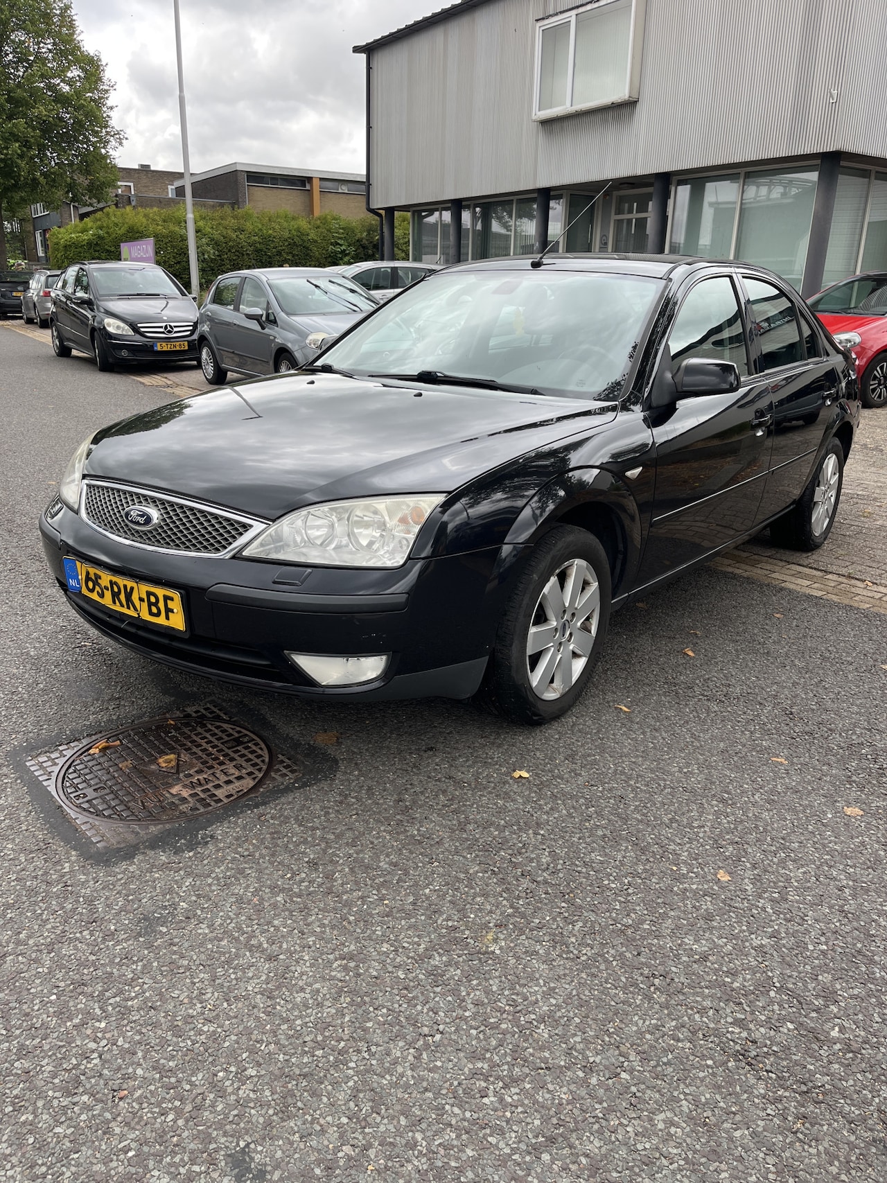 Ford Mondeo - 2.0-16V Futura 5 Deurs,Clima. Apk 01-07-2027 - AutoWereld.nl